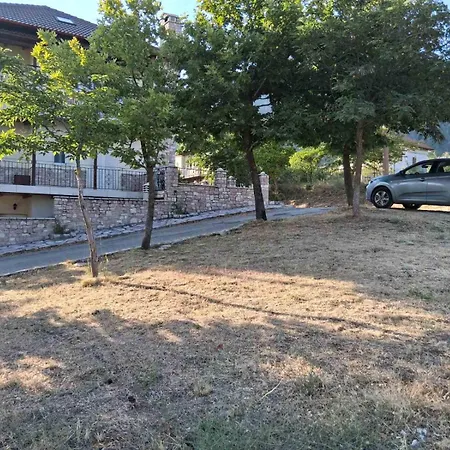 To Aidoni 3* Karpenísion