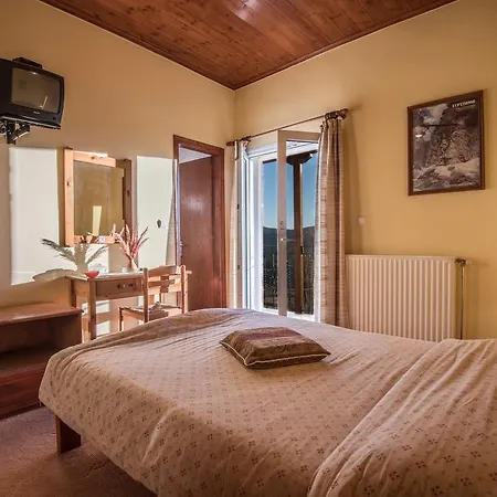 To Aidoni Карпенисион