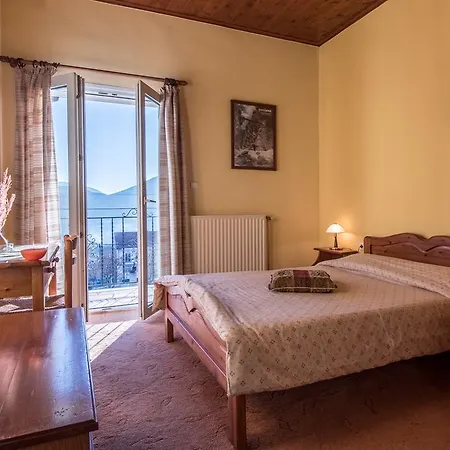 To Aidoni Gasthof Karpenísion
